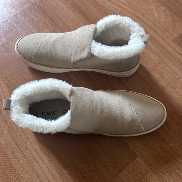 Toms Paxton Slips on Ankle Boots Sneakers with Plush White Lining - Picture 8 of 8